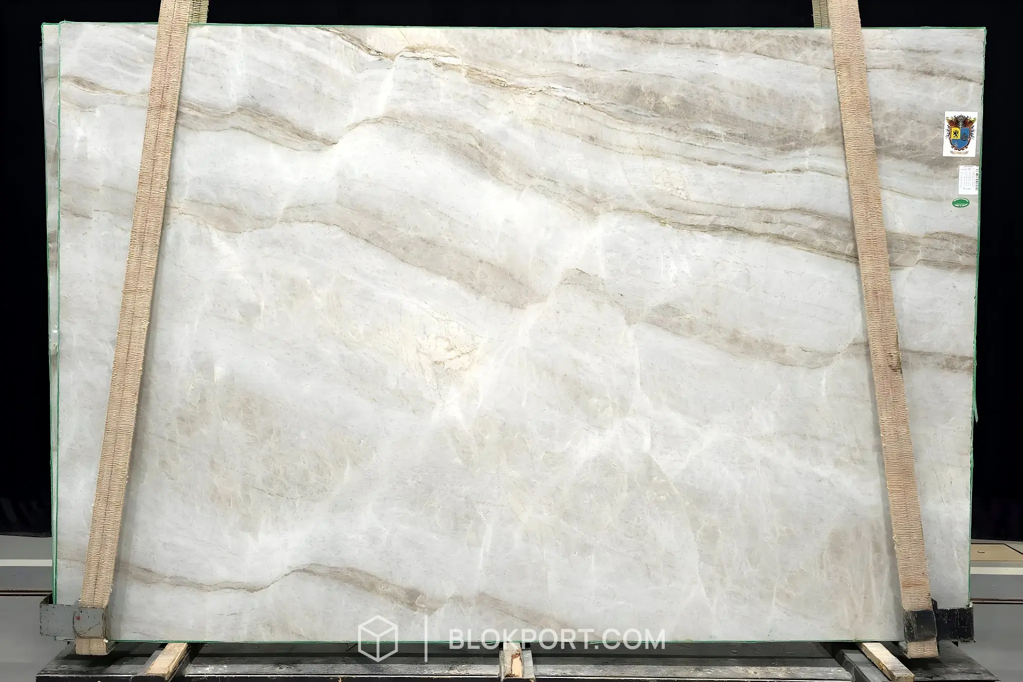 Perla Santana Adouci Quartzite