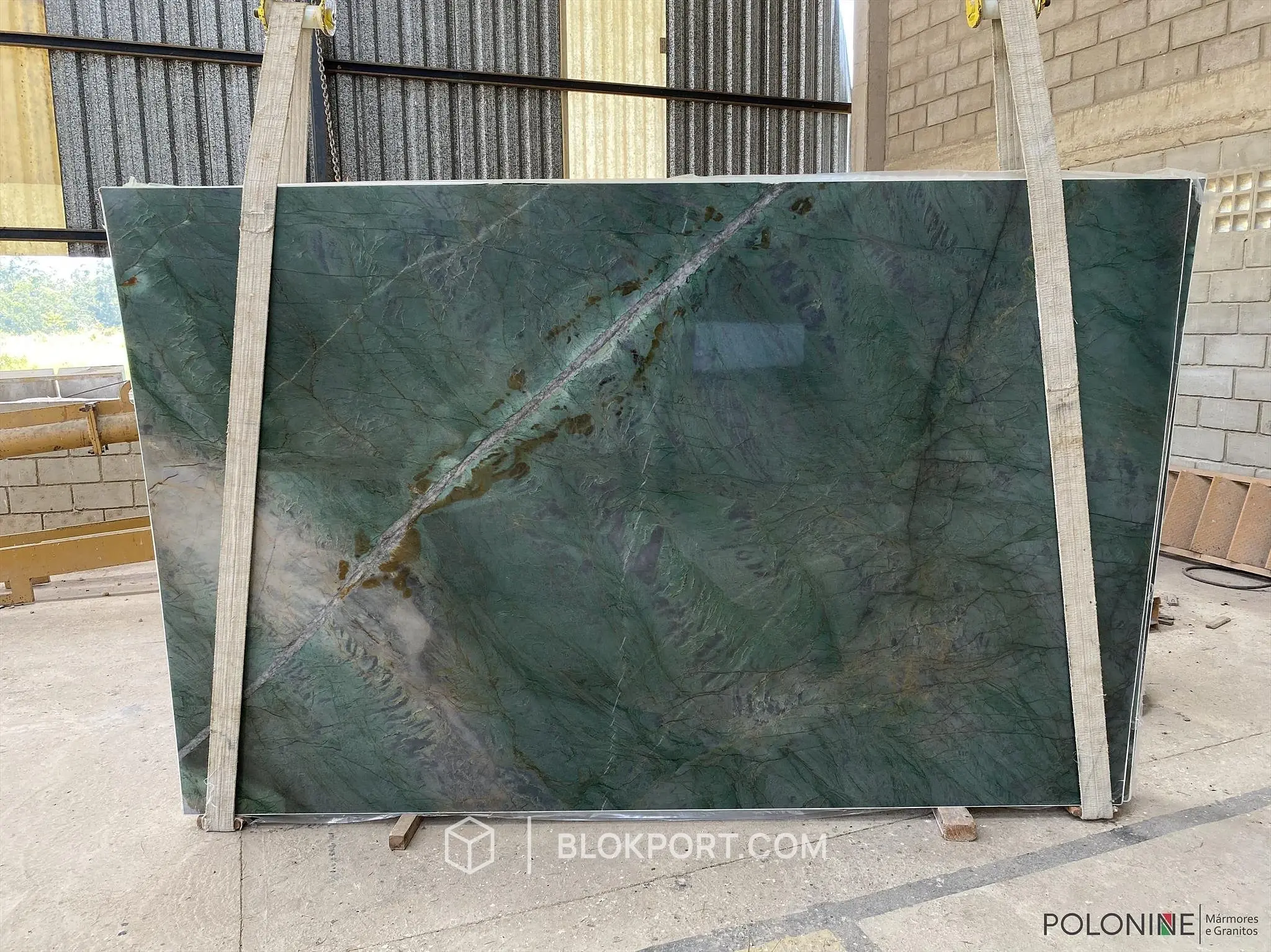 Spectra Crystal Poli Quartzite, photo 1 sur 1