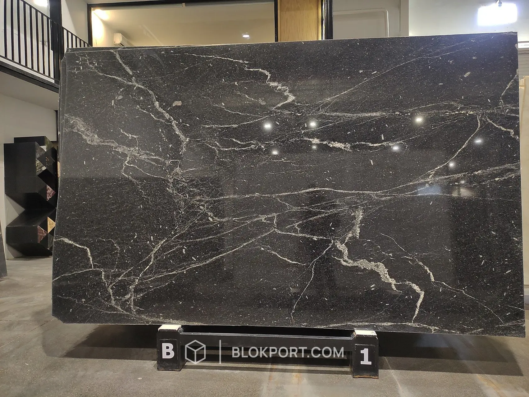 Shiva Black Poliert Granit, Foto 1 von 3