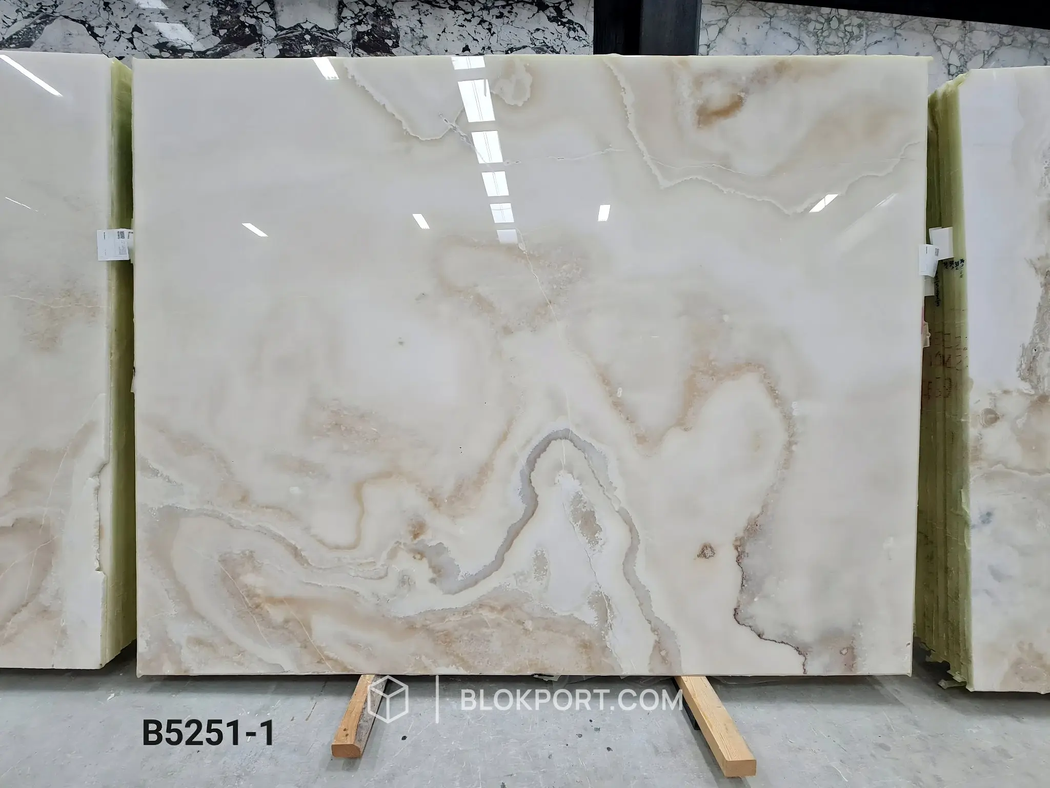 White Onyx Lucidato, foto 1 di 6