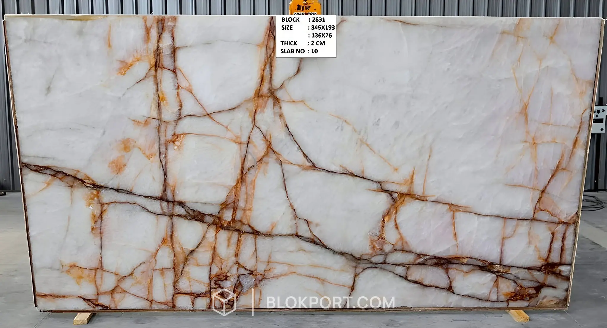 Crystallo Roso ملمع الكوارتزيت, الصورة 1 من 8