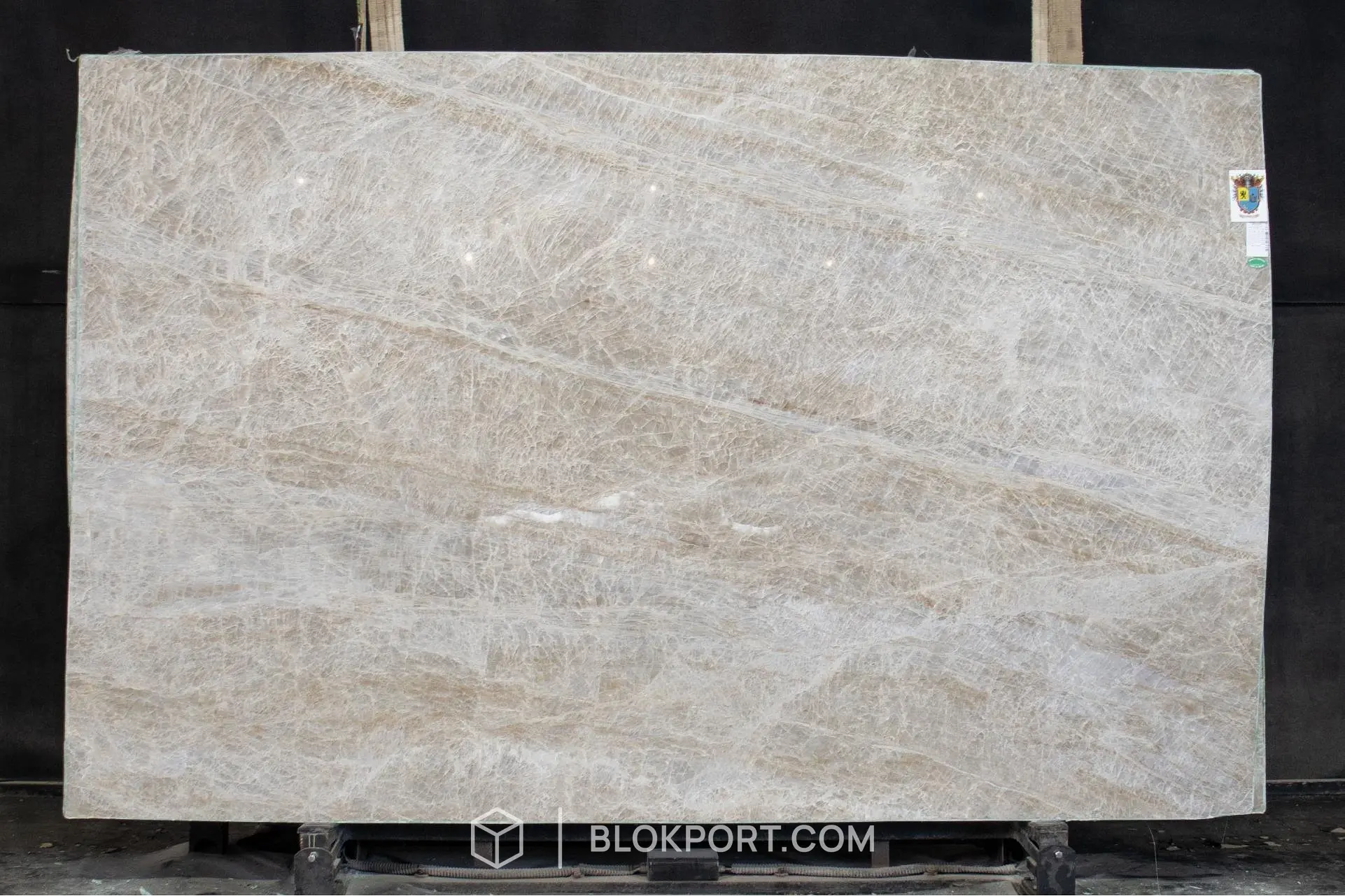 Perla Lume Polished Quartzite