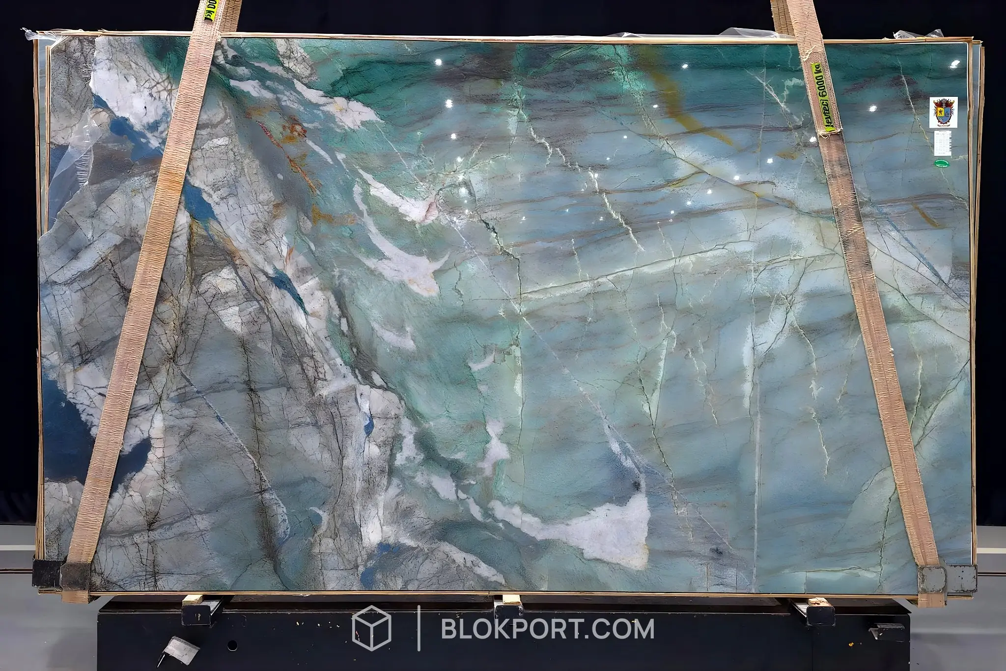 Arturo Blu Polished Quartzite