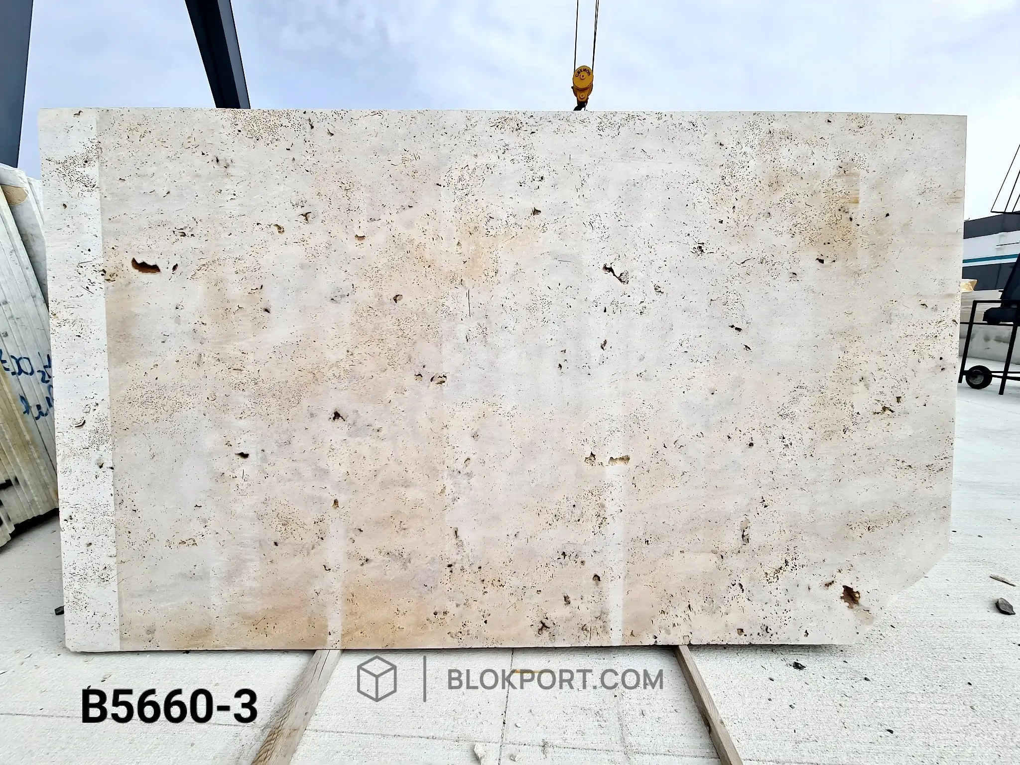 Beige Travertine Polished, photo 1 of 4