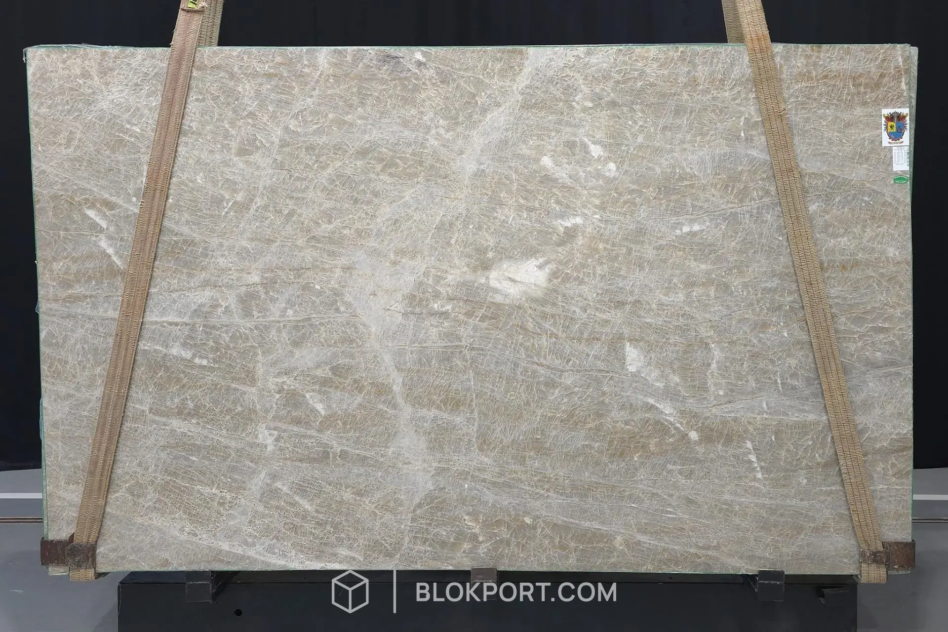 Perla Lume Leathered Quartzite