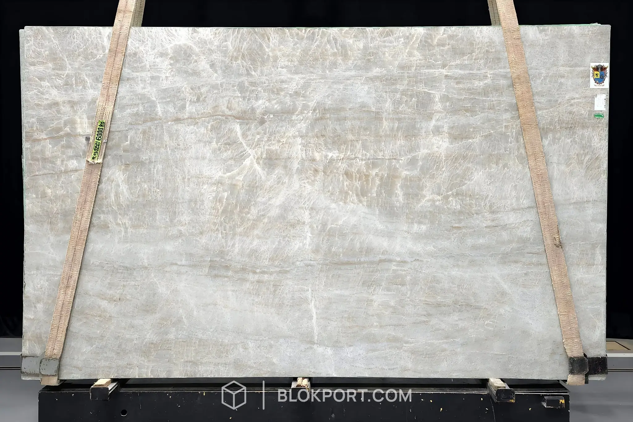 Perla Lume Leathered Quartzite