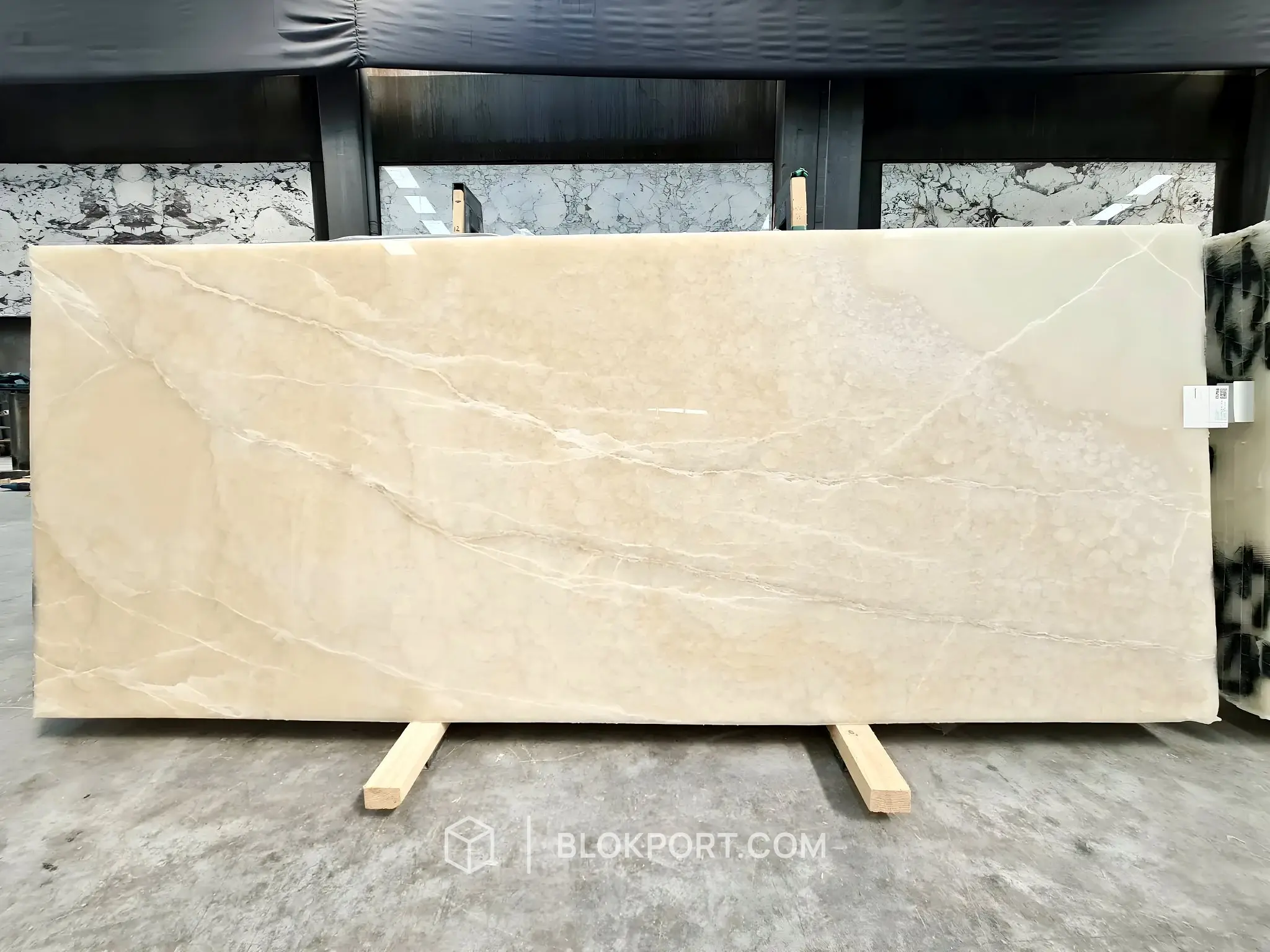 Honey Onyx Lucidato, foto 1 di 5