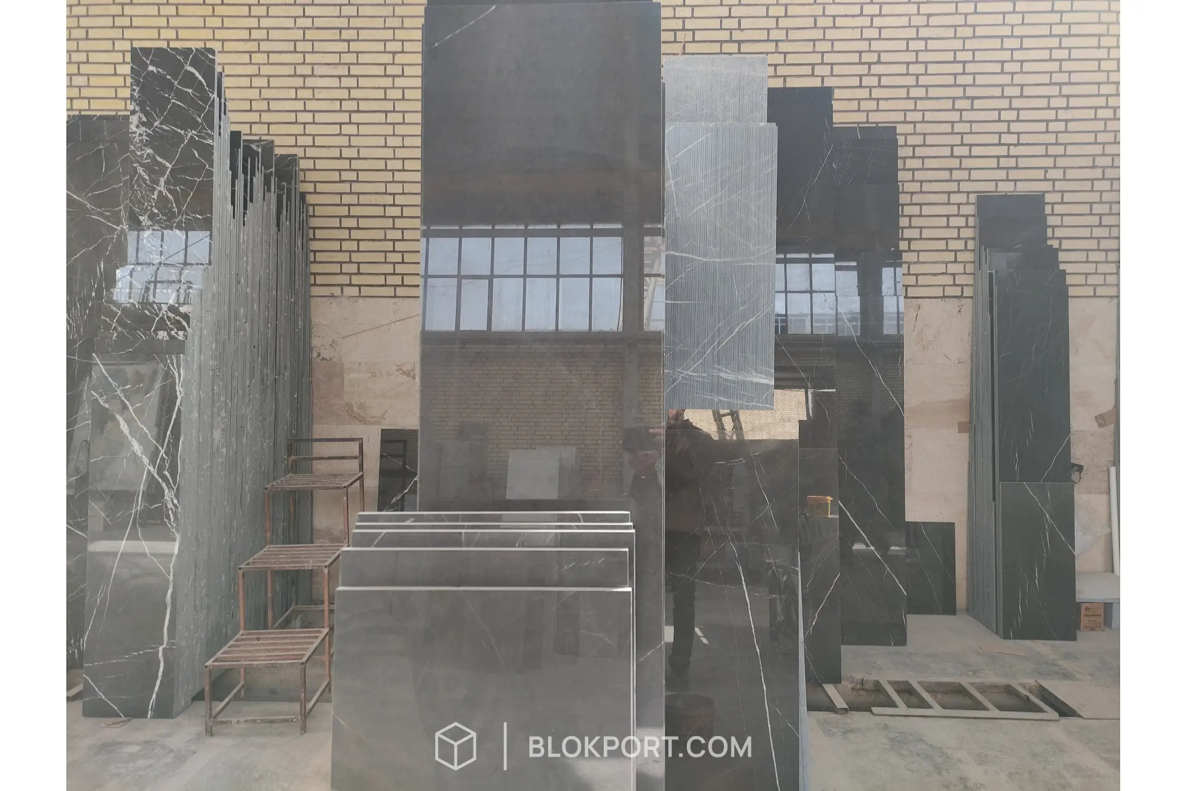 Pietra Grey Polished Marble