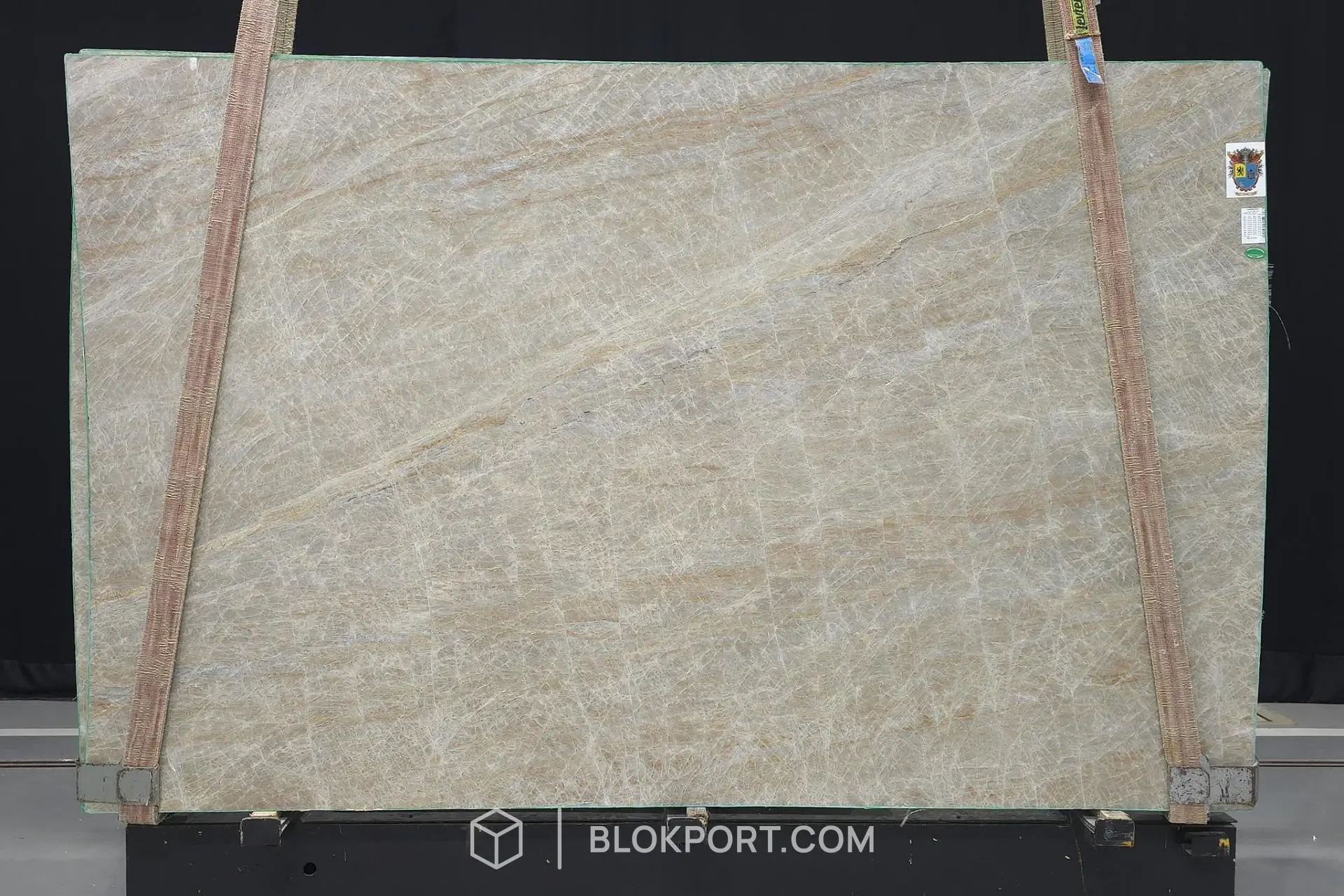 Perla Lume Honed Quartzite