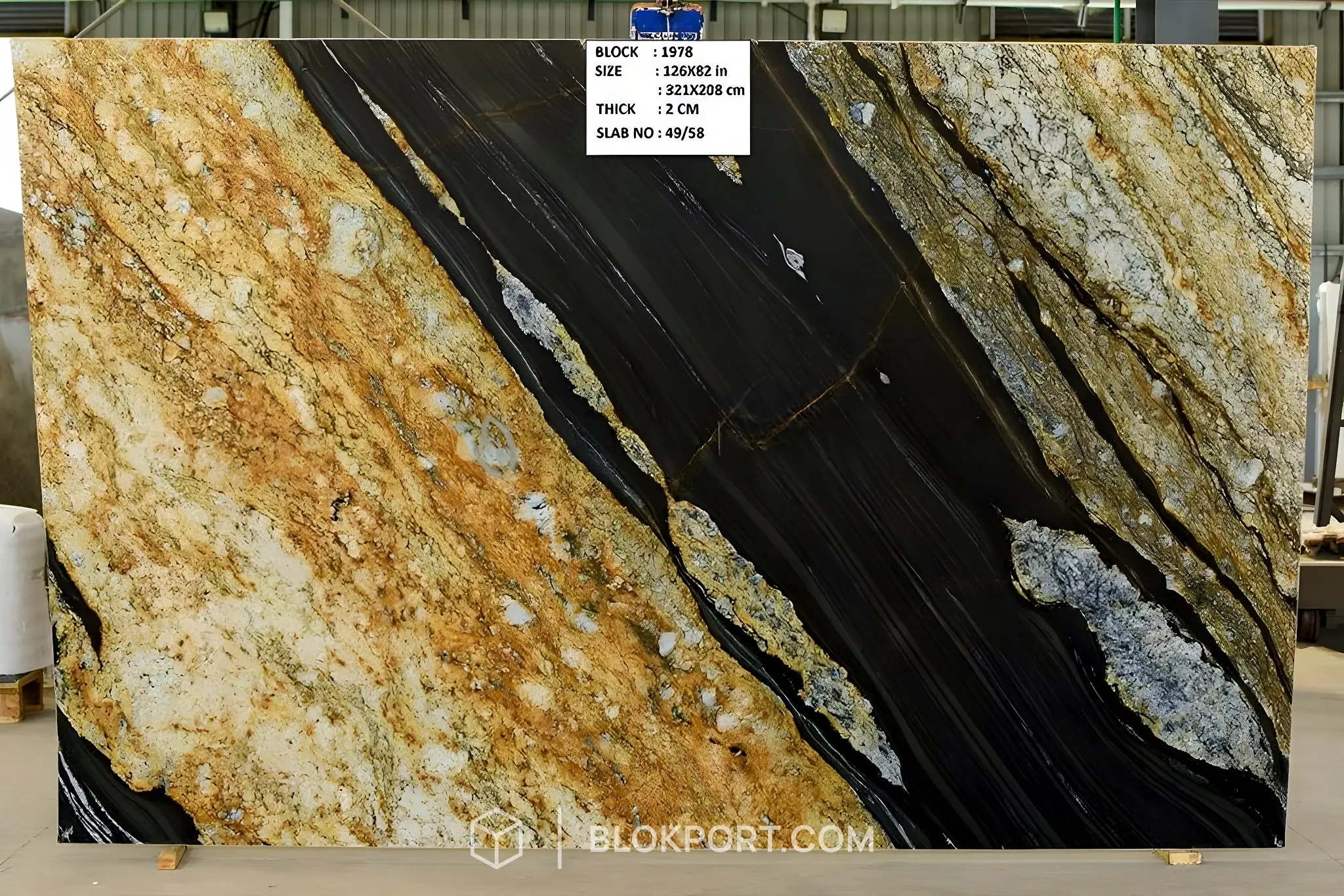Magma Gold Lucidato Granito, foto 1 di 3