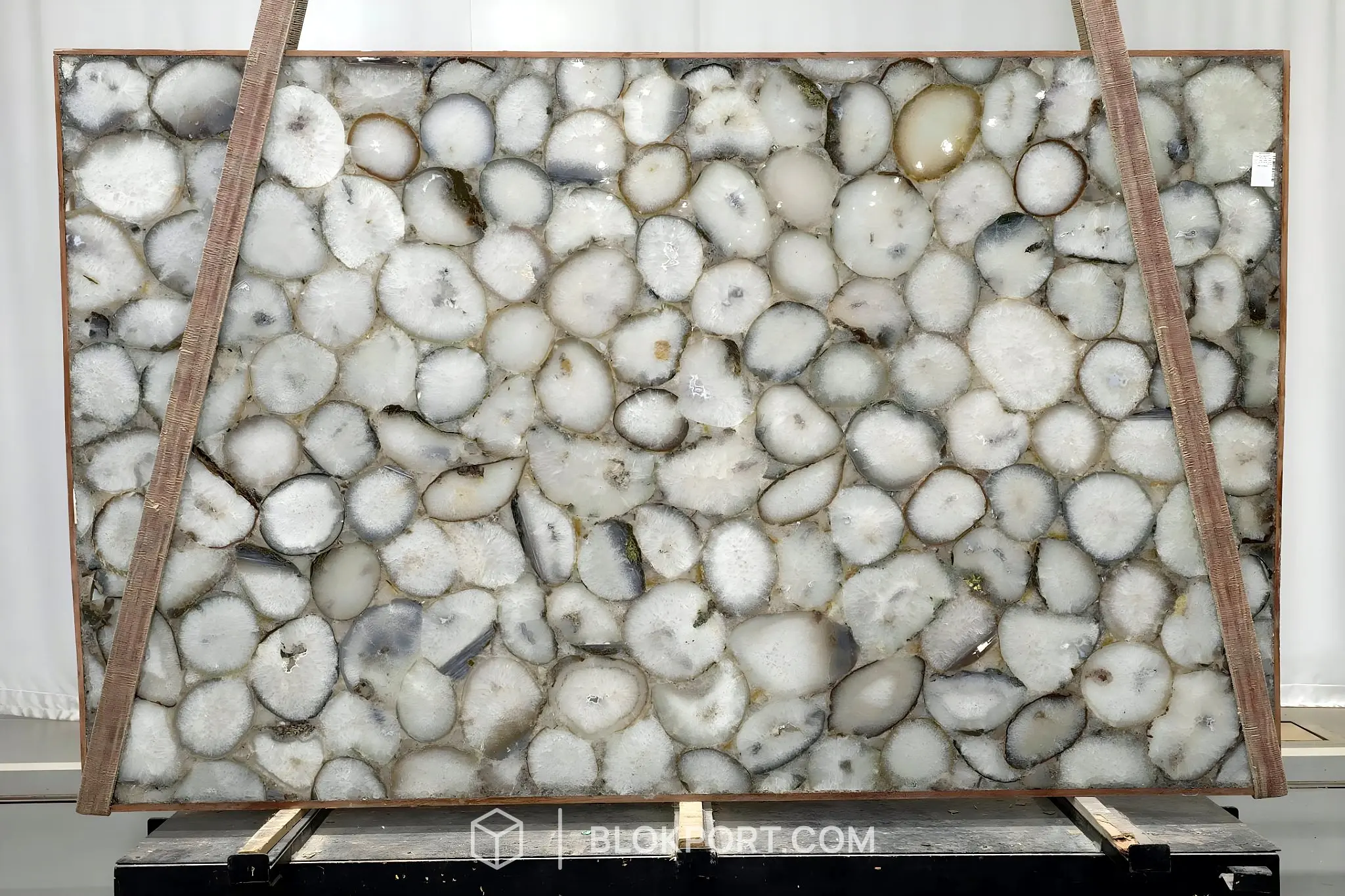 Agata White Polished Agate