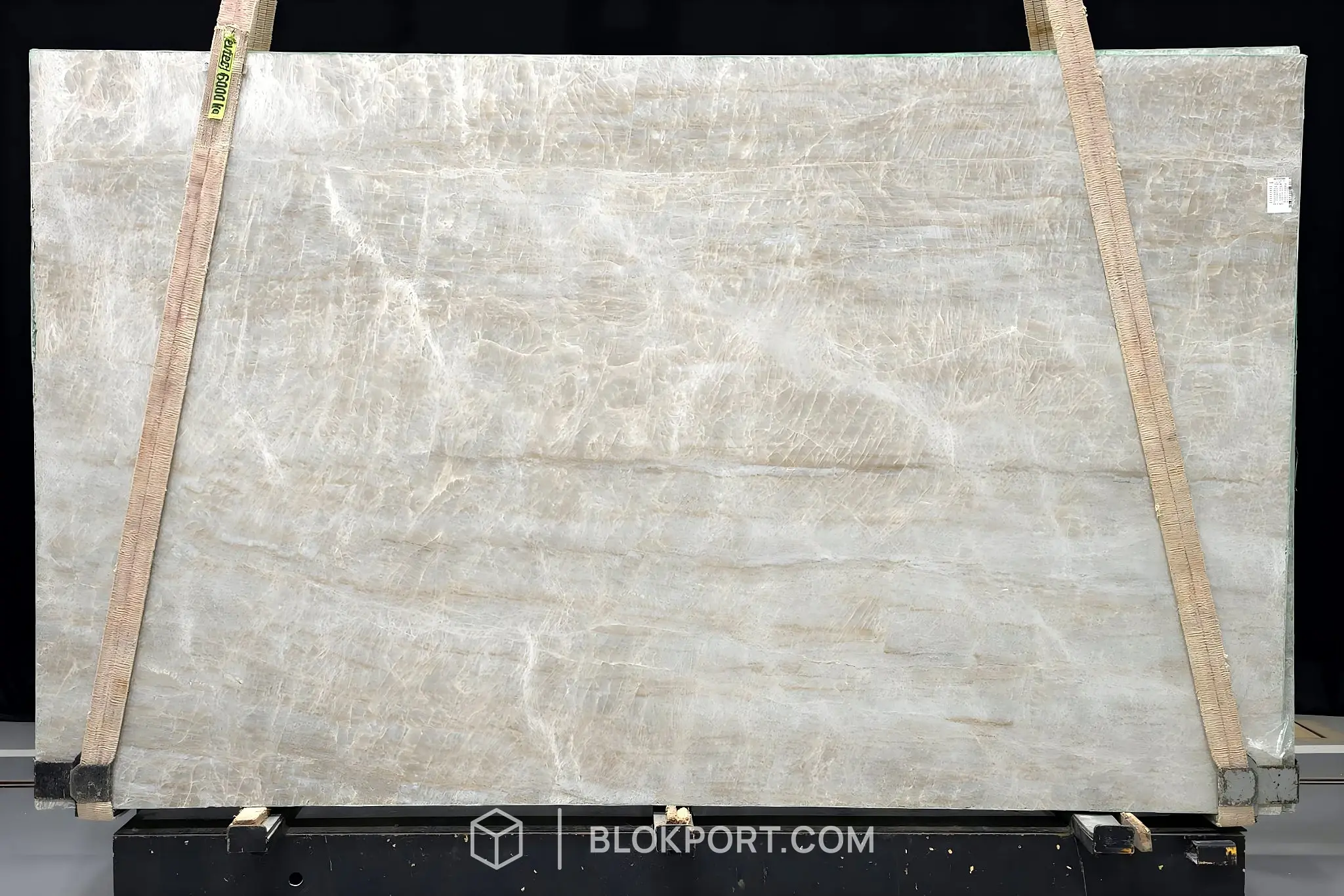 Perla Lume Leathered Quartzite
