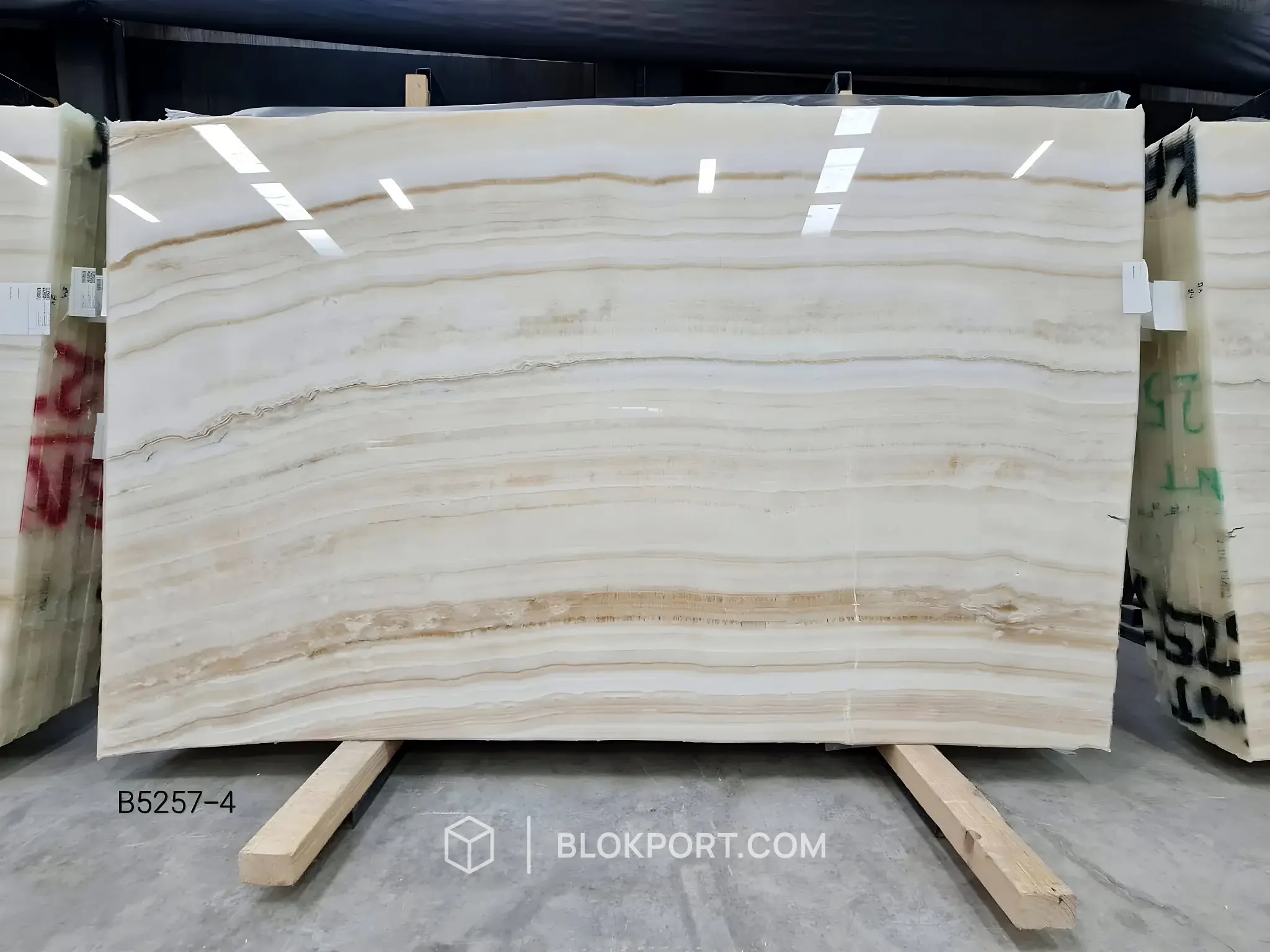 White Onyx Lucidato, foto 1 di 8