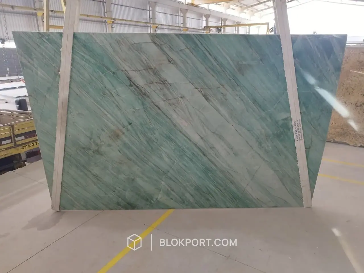 Emerald Green Lake ملمع الكوارتزيت, الصورة 1 من 2