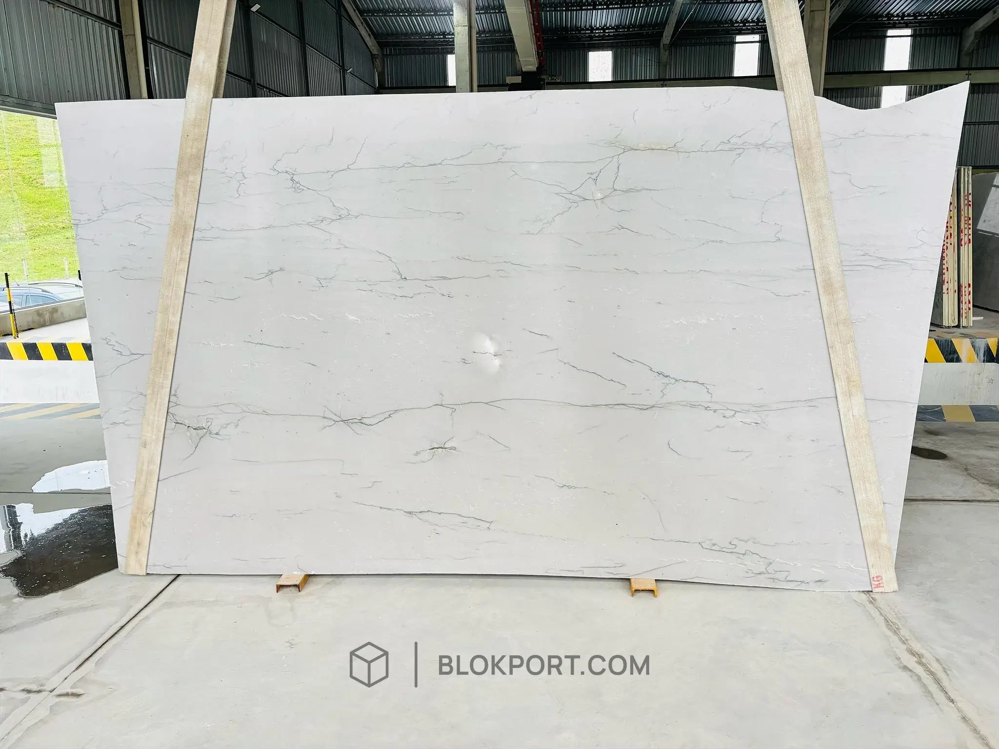 White Polonine Lucidato Quarzite, foto 1 di 1