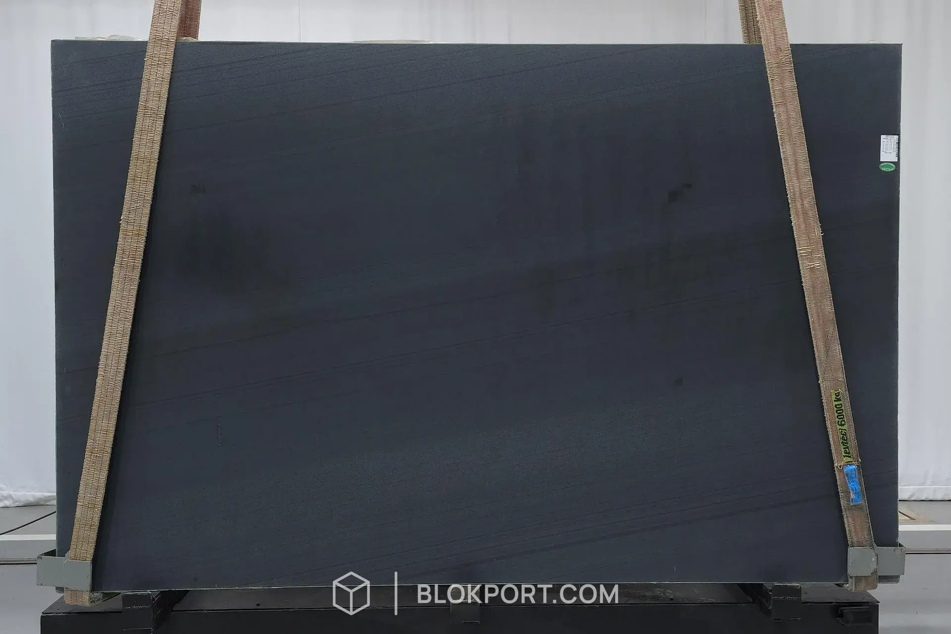 Anthra Black Levigato Quarzite, foto 1 di 2