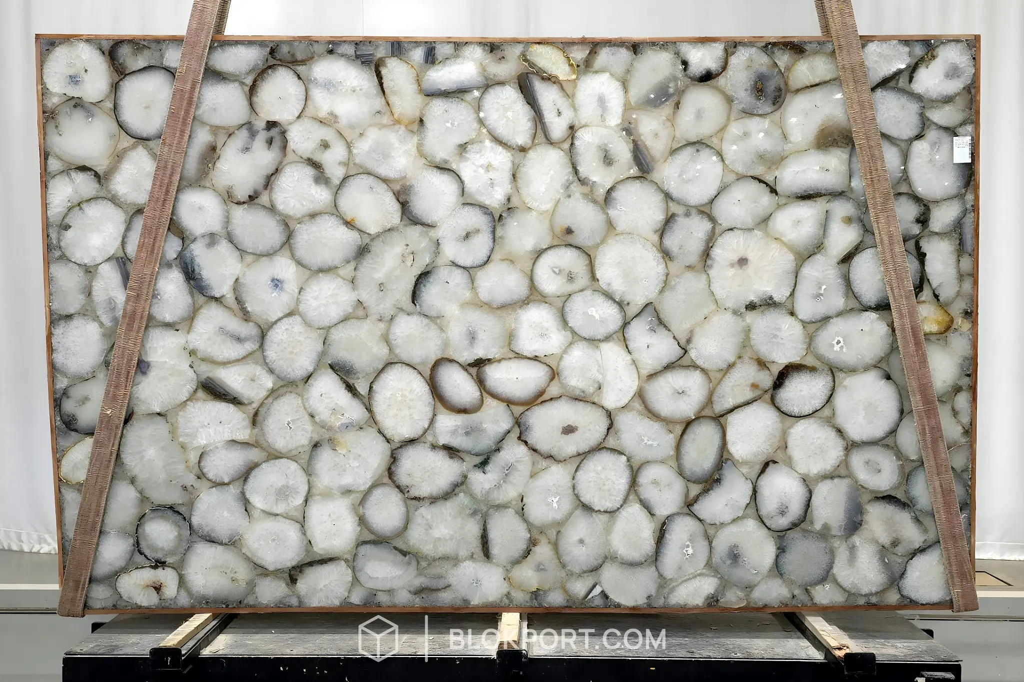 Agata White Polished Agate