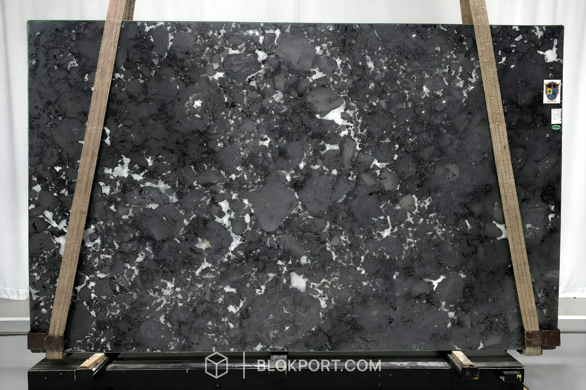 Chandon Black Poliert Quarzit, Foto 1 von 2