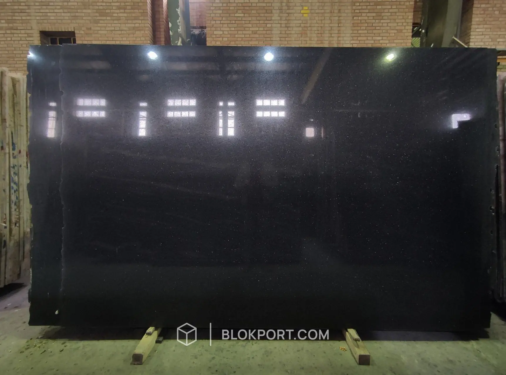 Tiger Black Lucidato Granito, foto 1 di 3