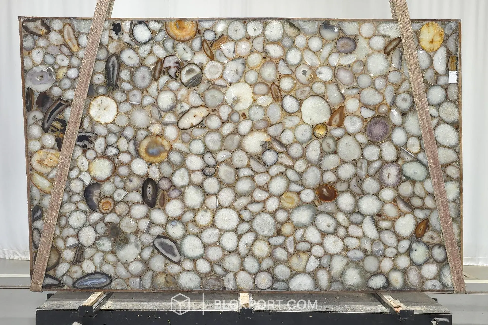 Agata Natural Polished Agate, photo 1 of 3
