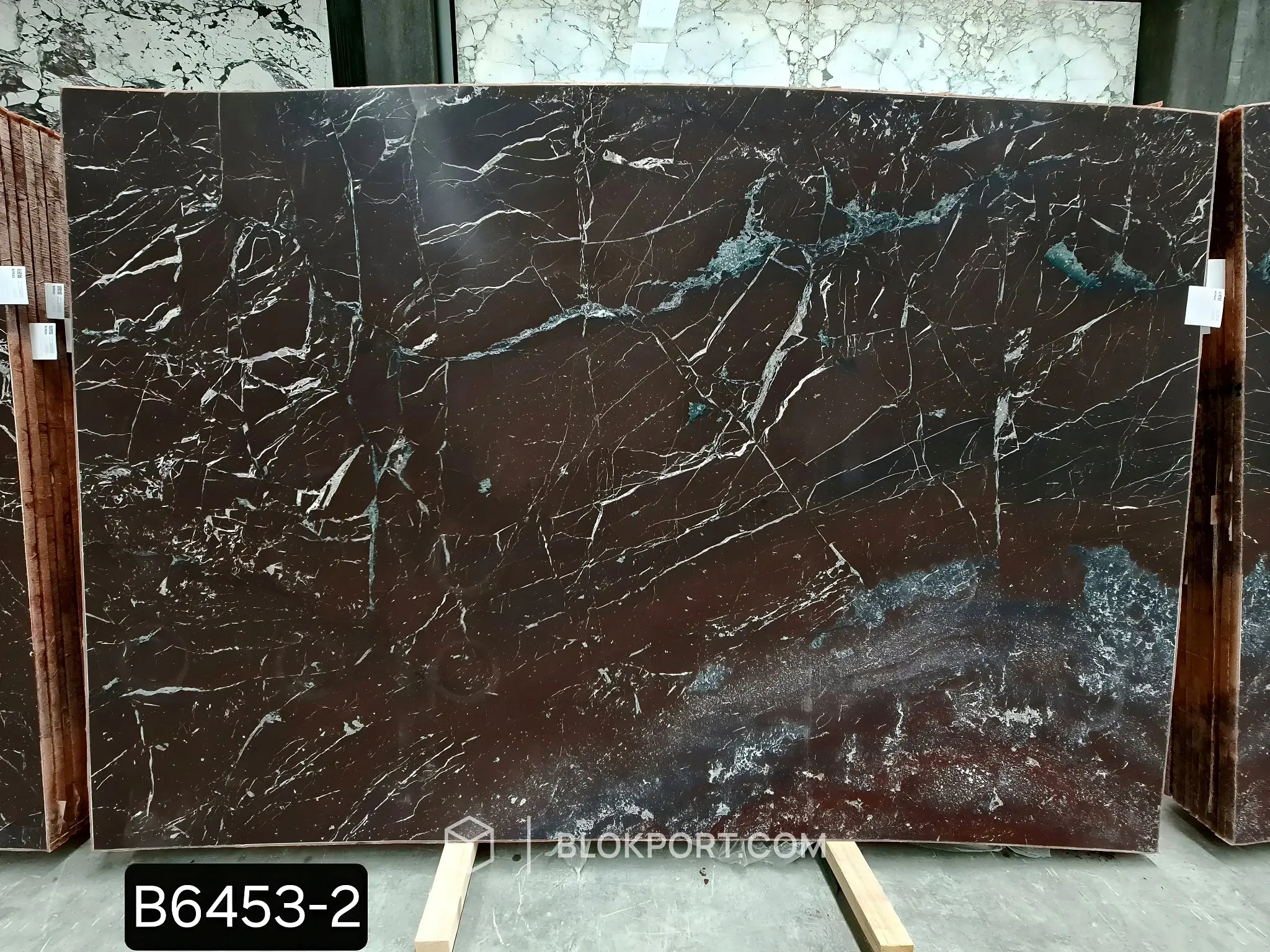Rosso Perla Levigato Marmo, foto 1 di 58