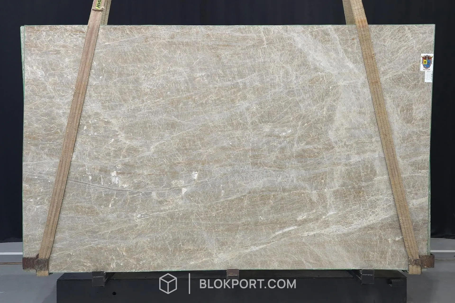 Perla Lume Leathered Quartzite