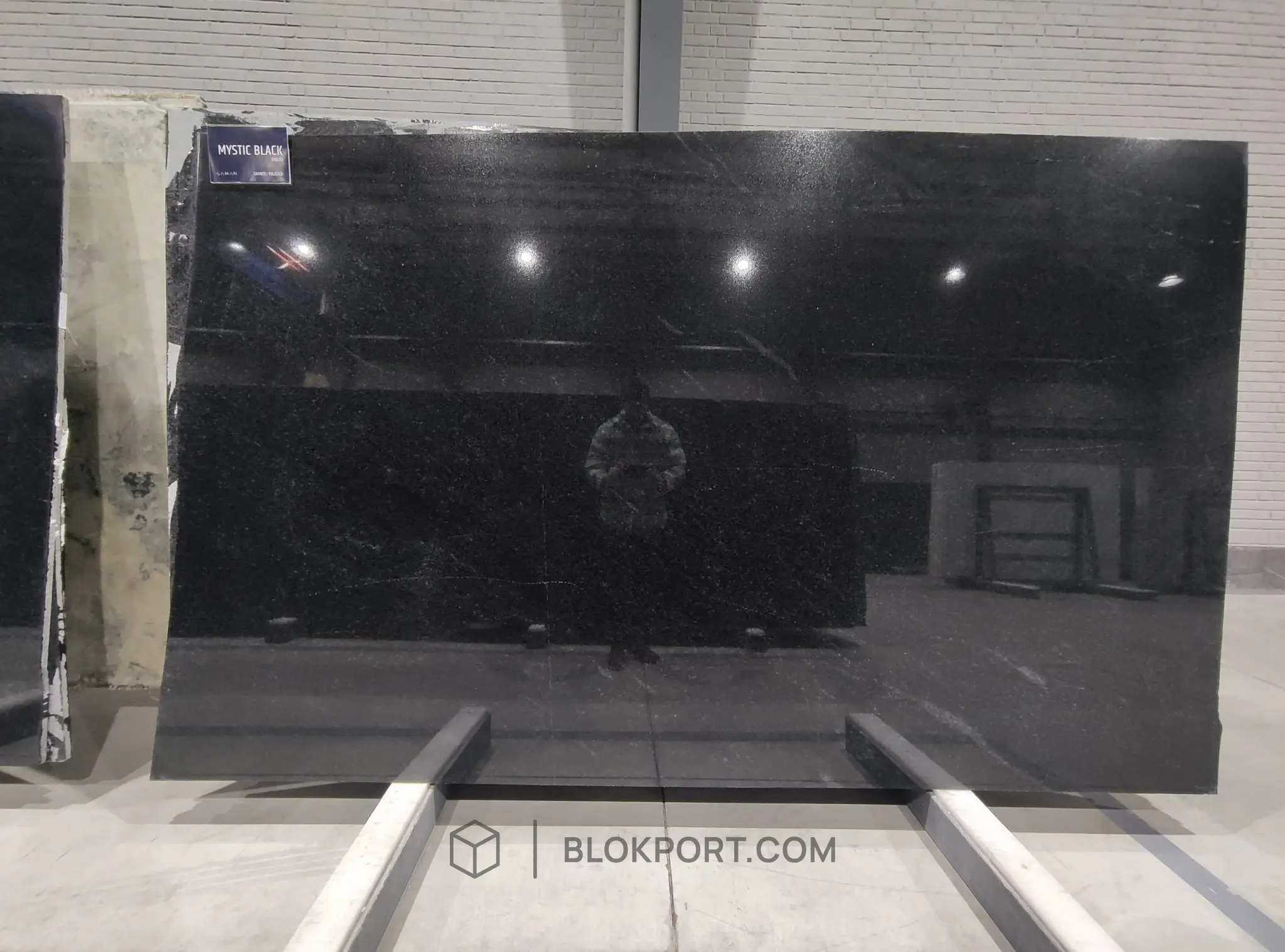 Tiger Black Lucidato Granito, foto 1 di 3
