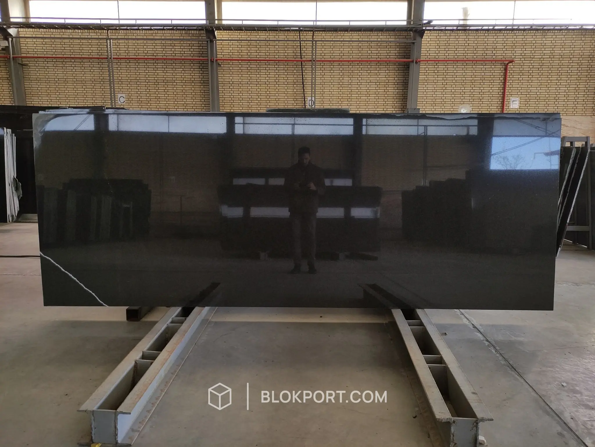 Tiger Black ملمع الجرانيت, الصورة 1 من 3