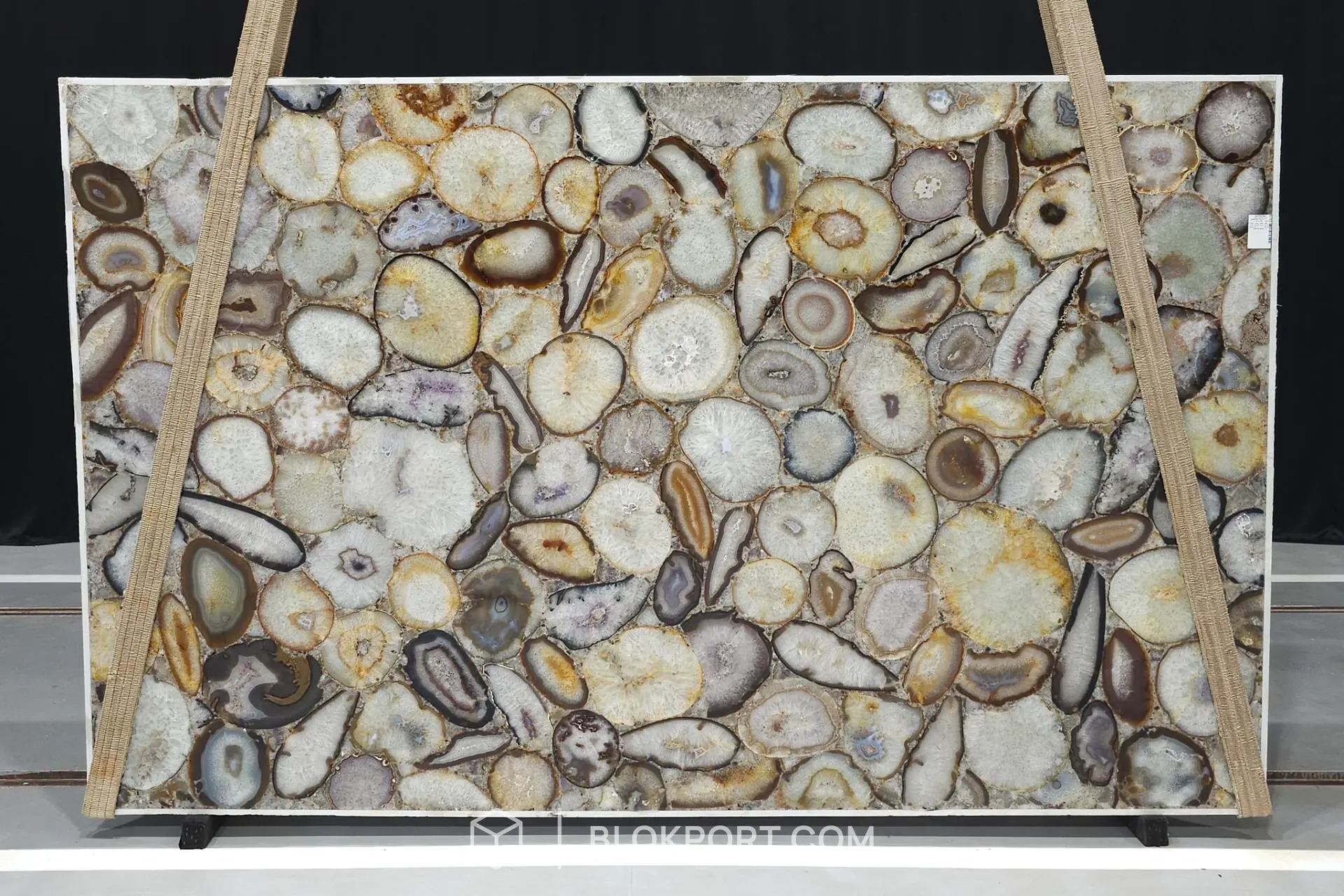Agata Natural Polished Agate, photo 1 of 3