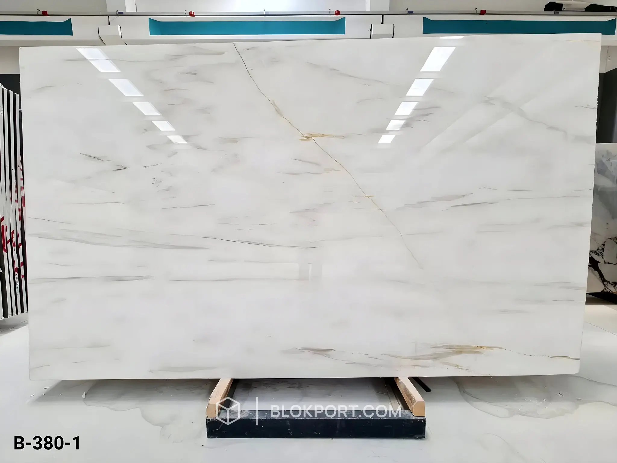 Flamingo White ملمع الرخام, الصورة 1 من 12