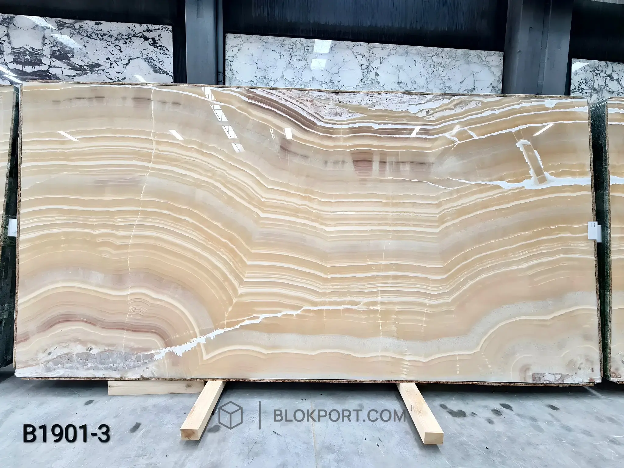 Mango Onyx Gepolijst, foto 1 van 3