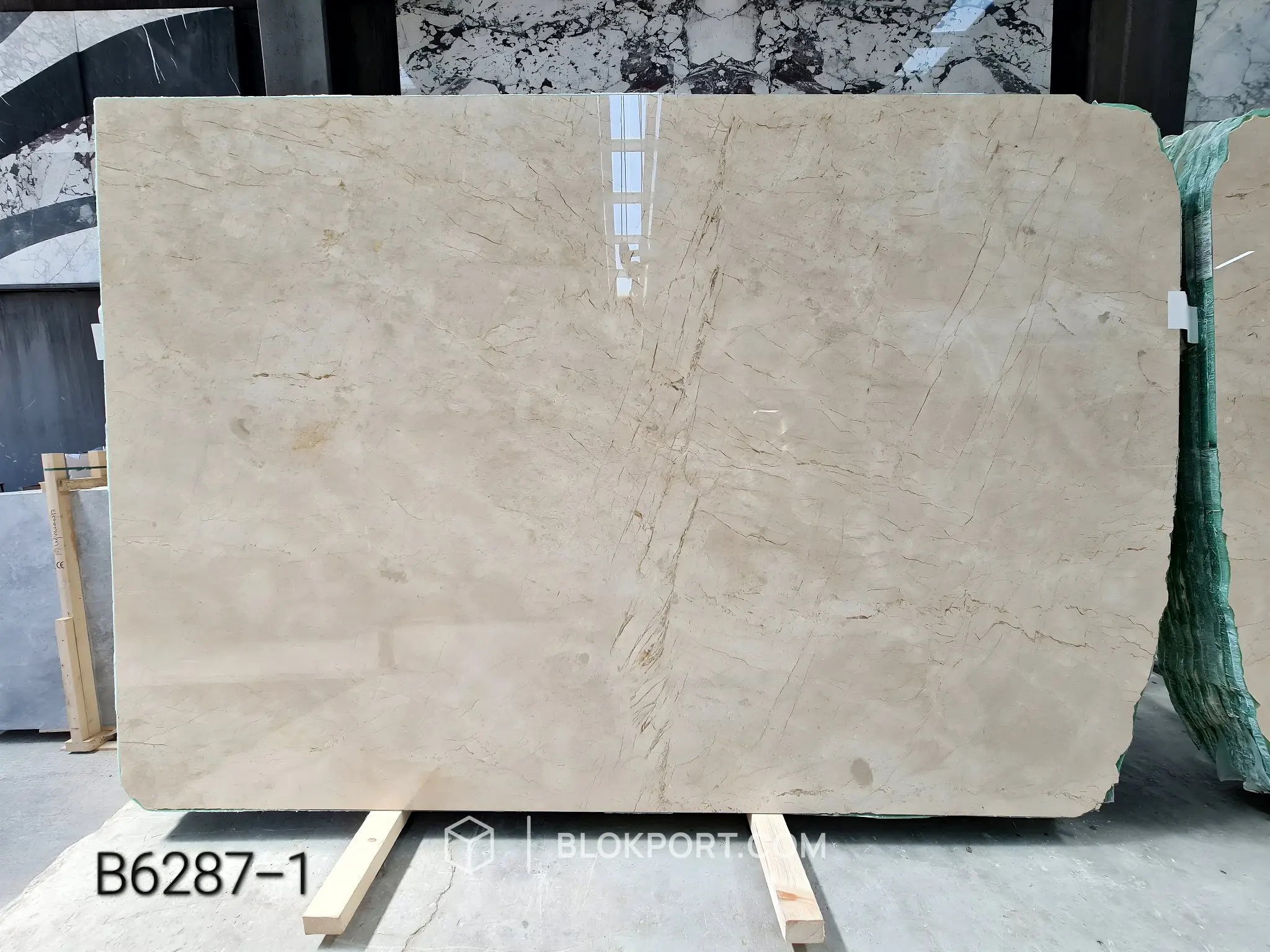 Bahar Red Lucidato Marmo, foto 1 di 7