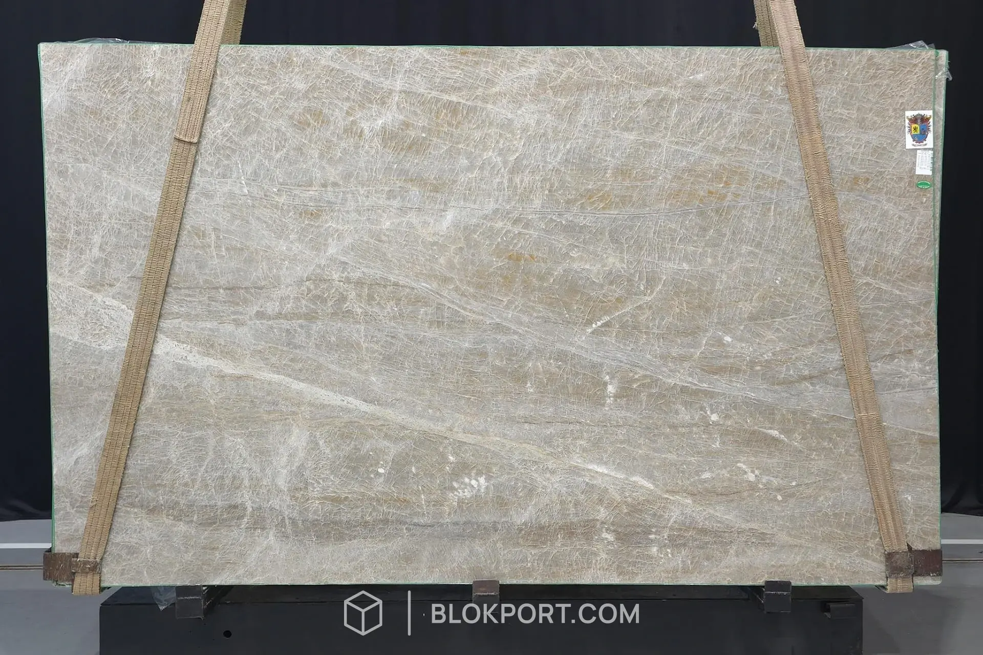 Perla Lume Leathered Quartzite