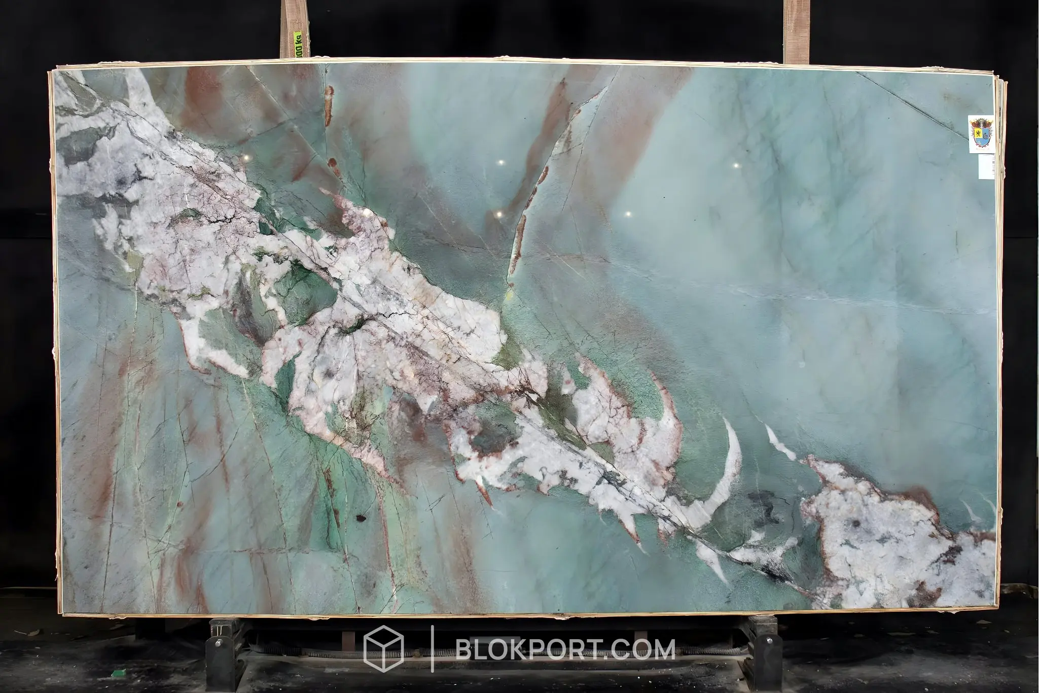 Arturo Blu Polished Quartzite