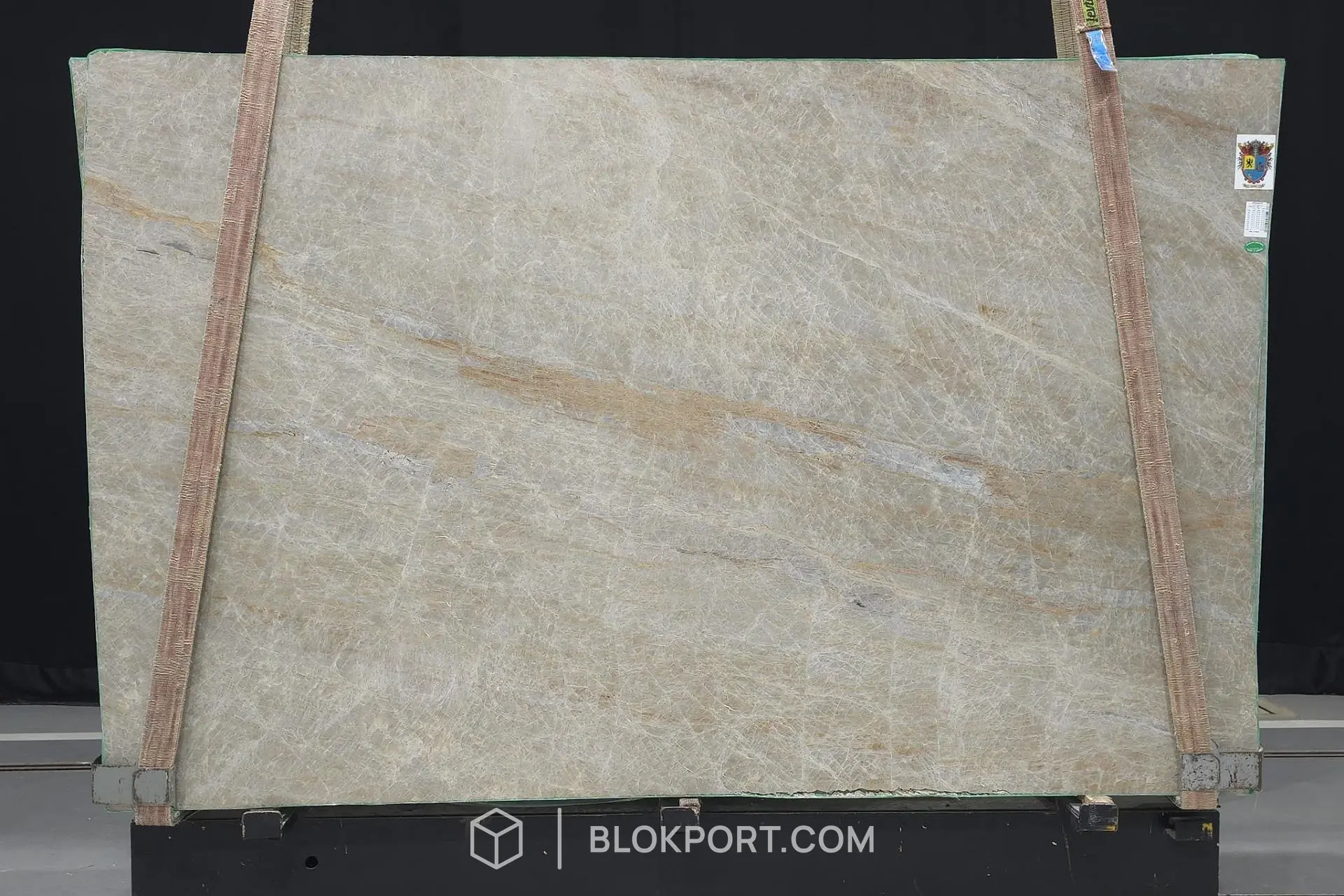 Perla Lume Honed Quartzite