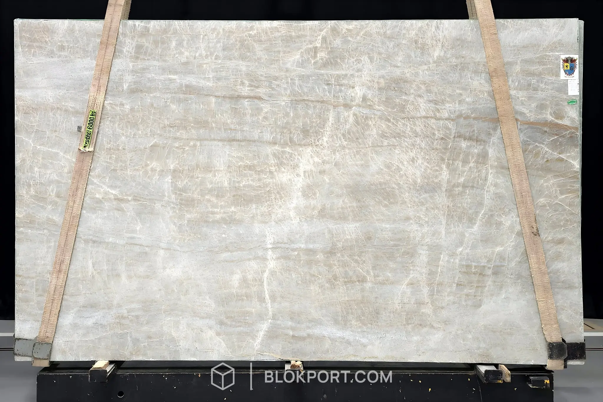 Perla Lume Leathered Quartzite