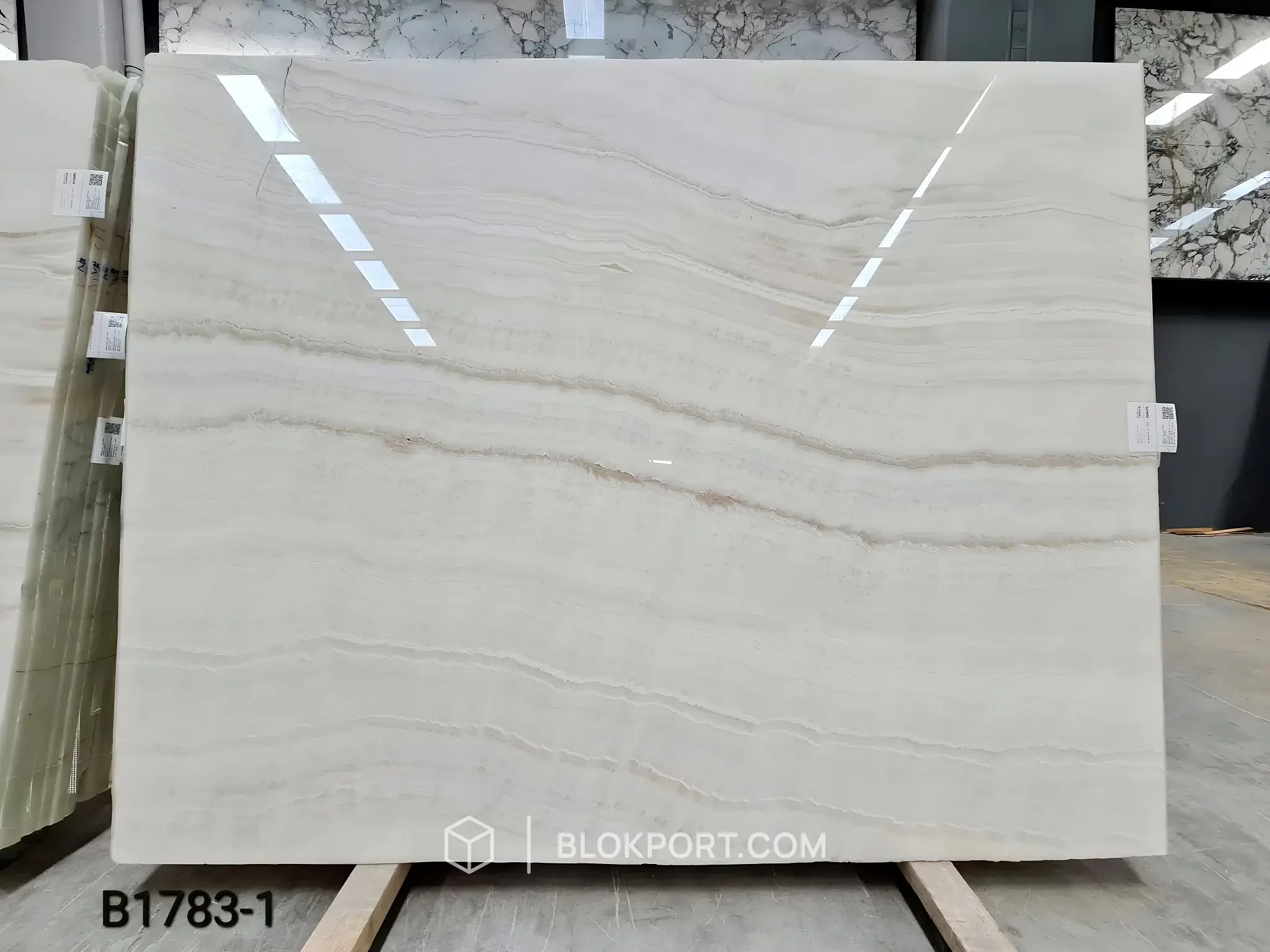 White Onyx Poli, photo 1 sur 7