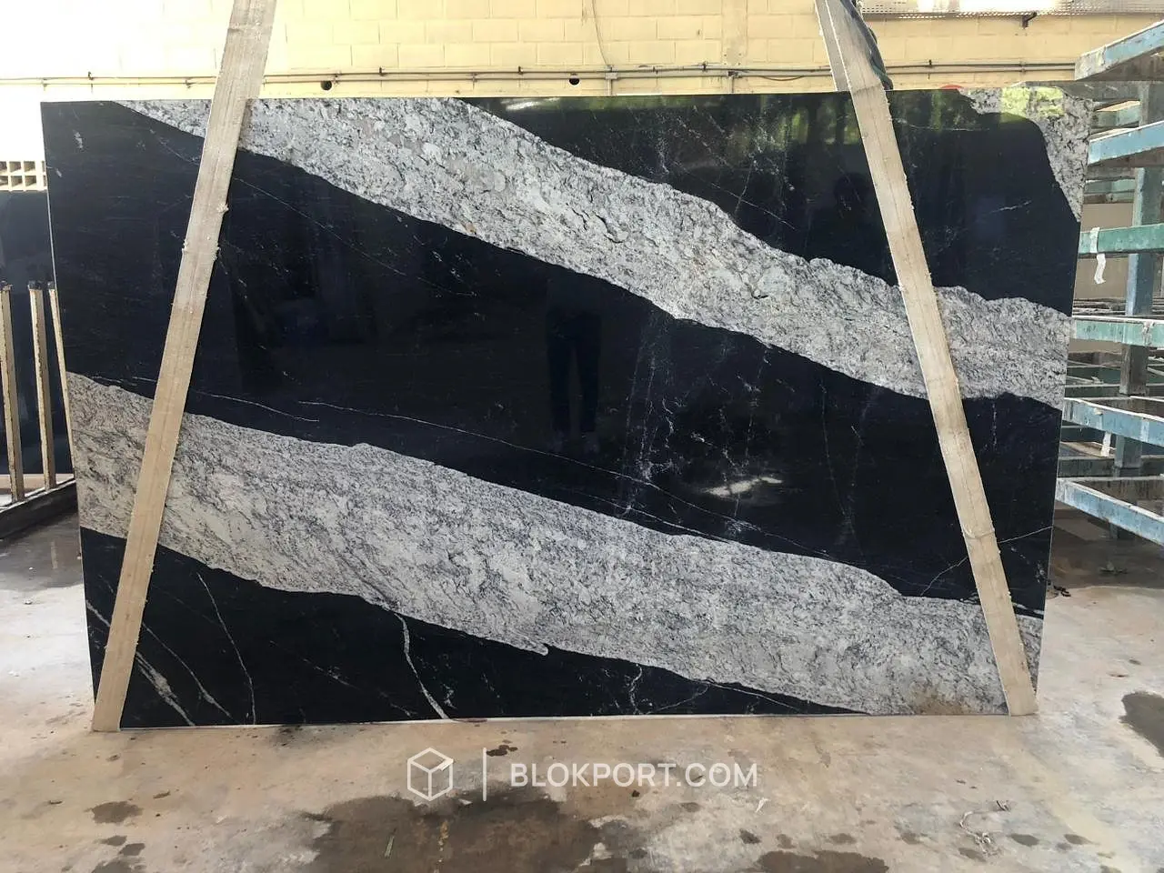 Maori Lucidato Granito, foto 1 di 2