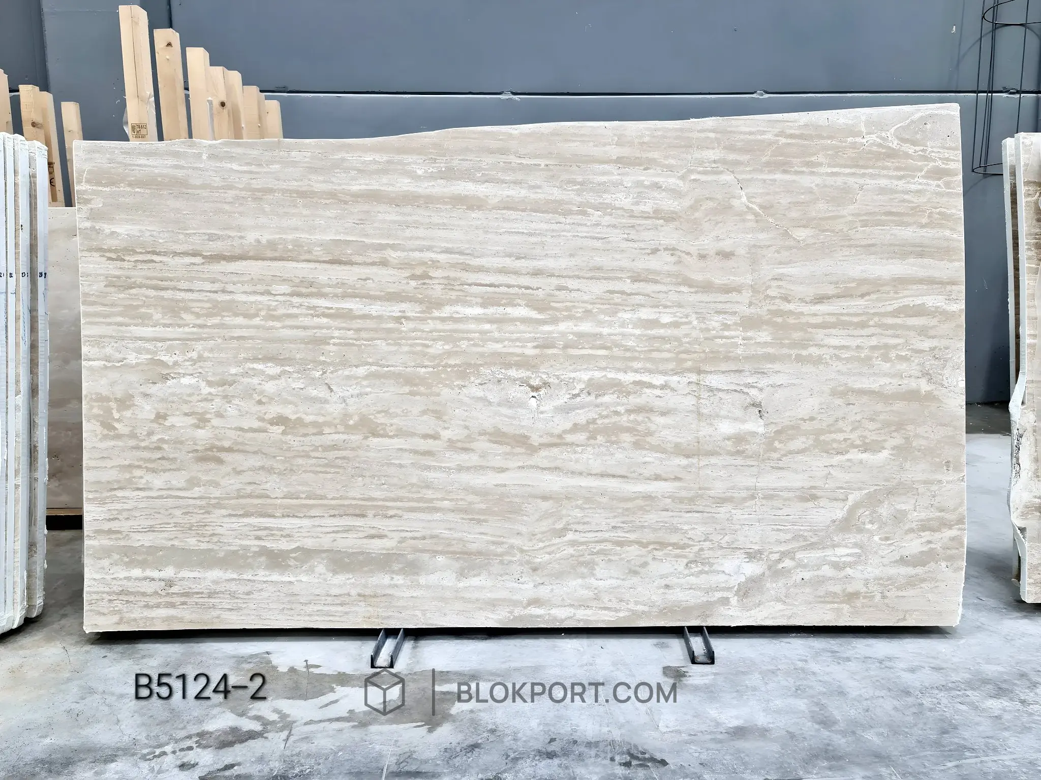 Riva Travertine Apomazado, foto 1 de 16