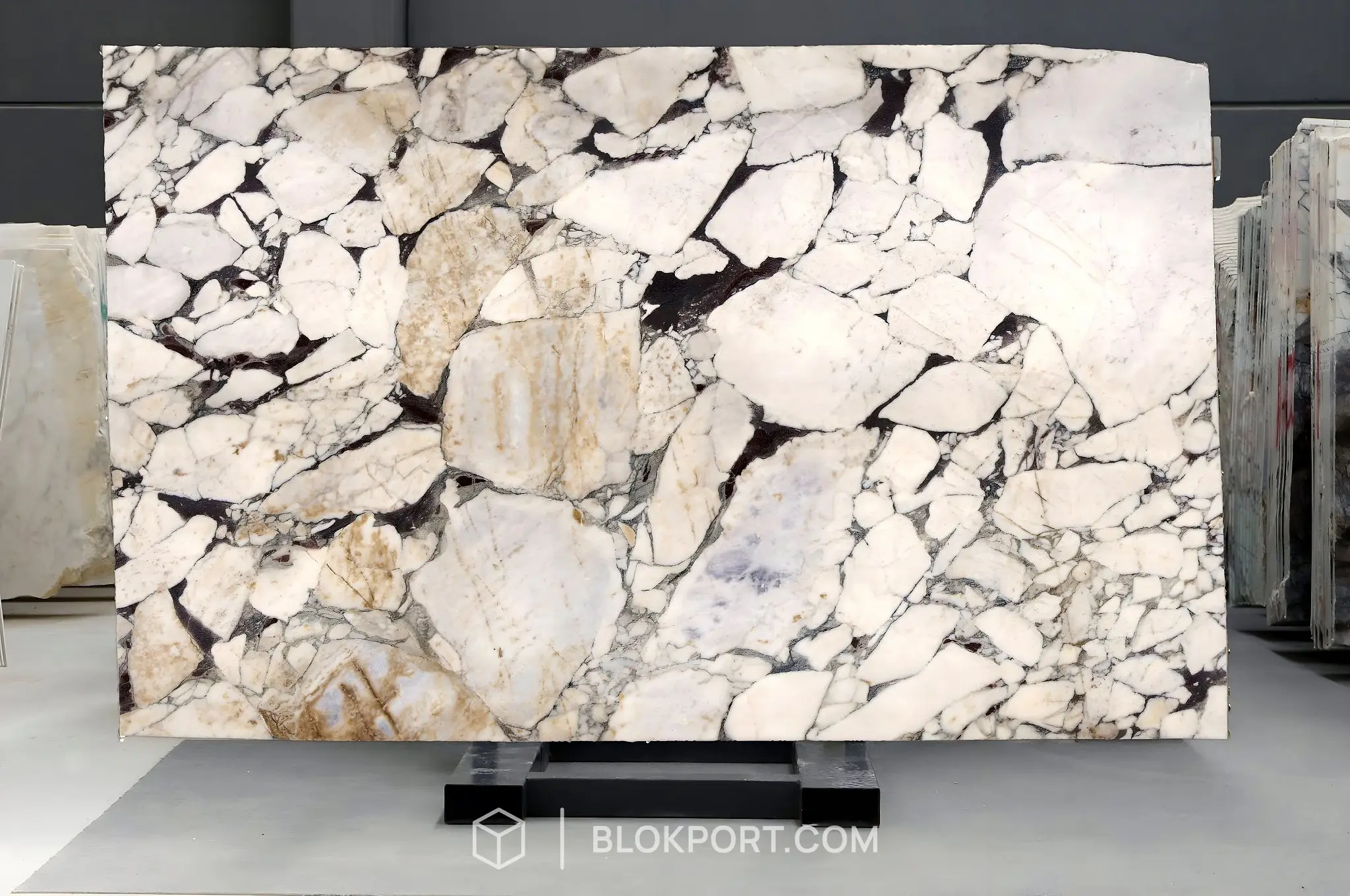 Calacatta Viola Honed Marble, photo 1 of 1