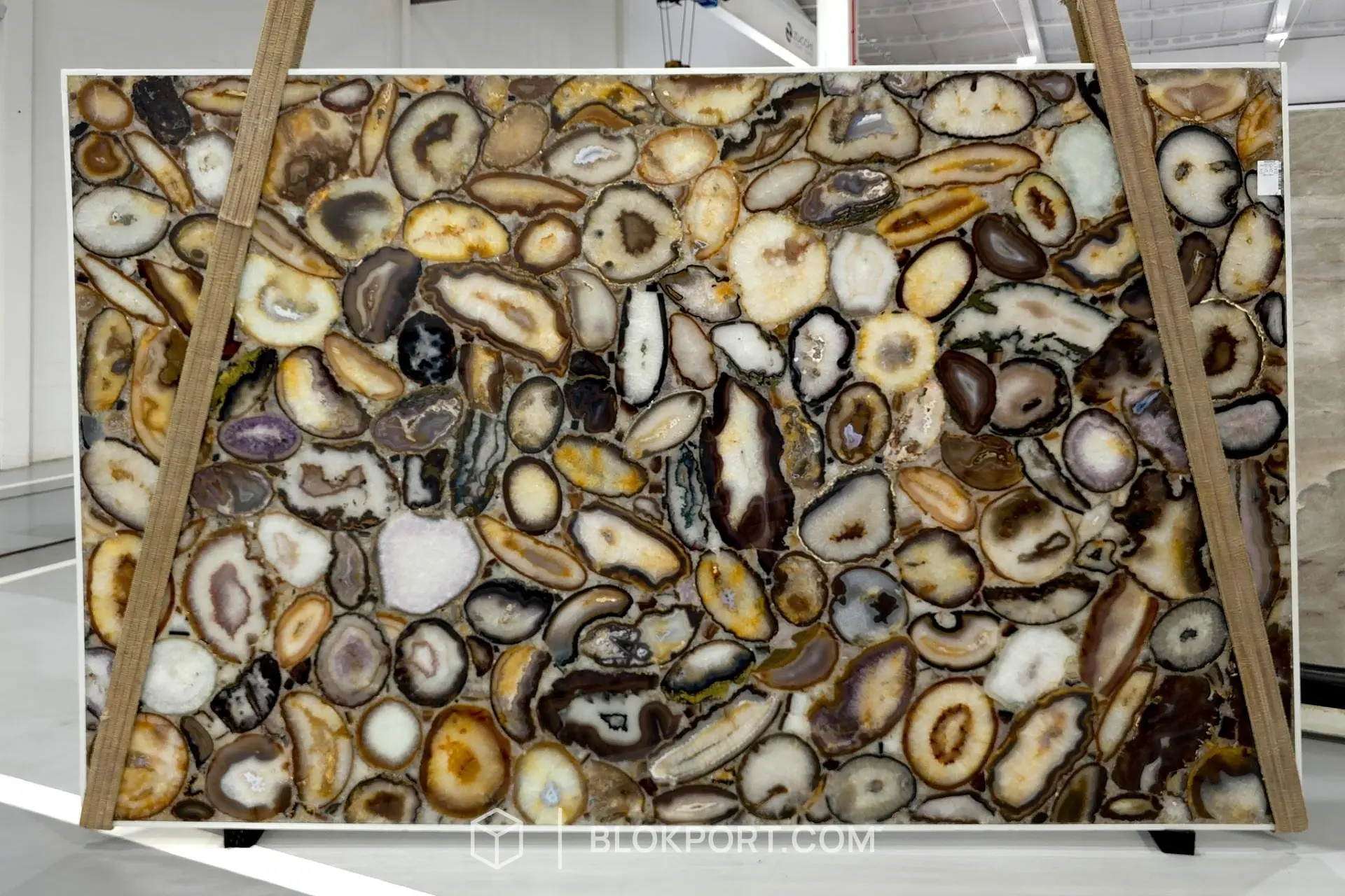 Agata Colors Polished Agate, photo 1 of 3