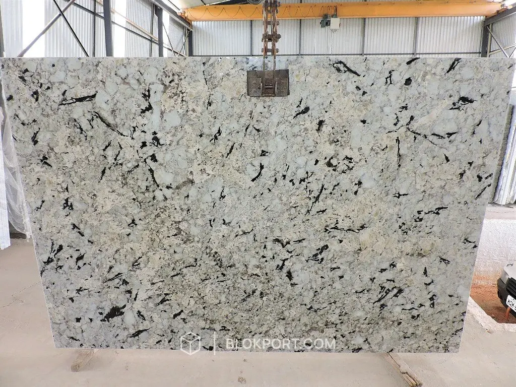 White Mountain Lucidato Granito, foto 1 di 2