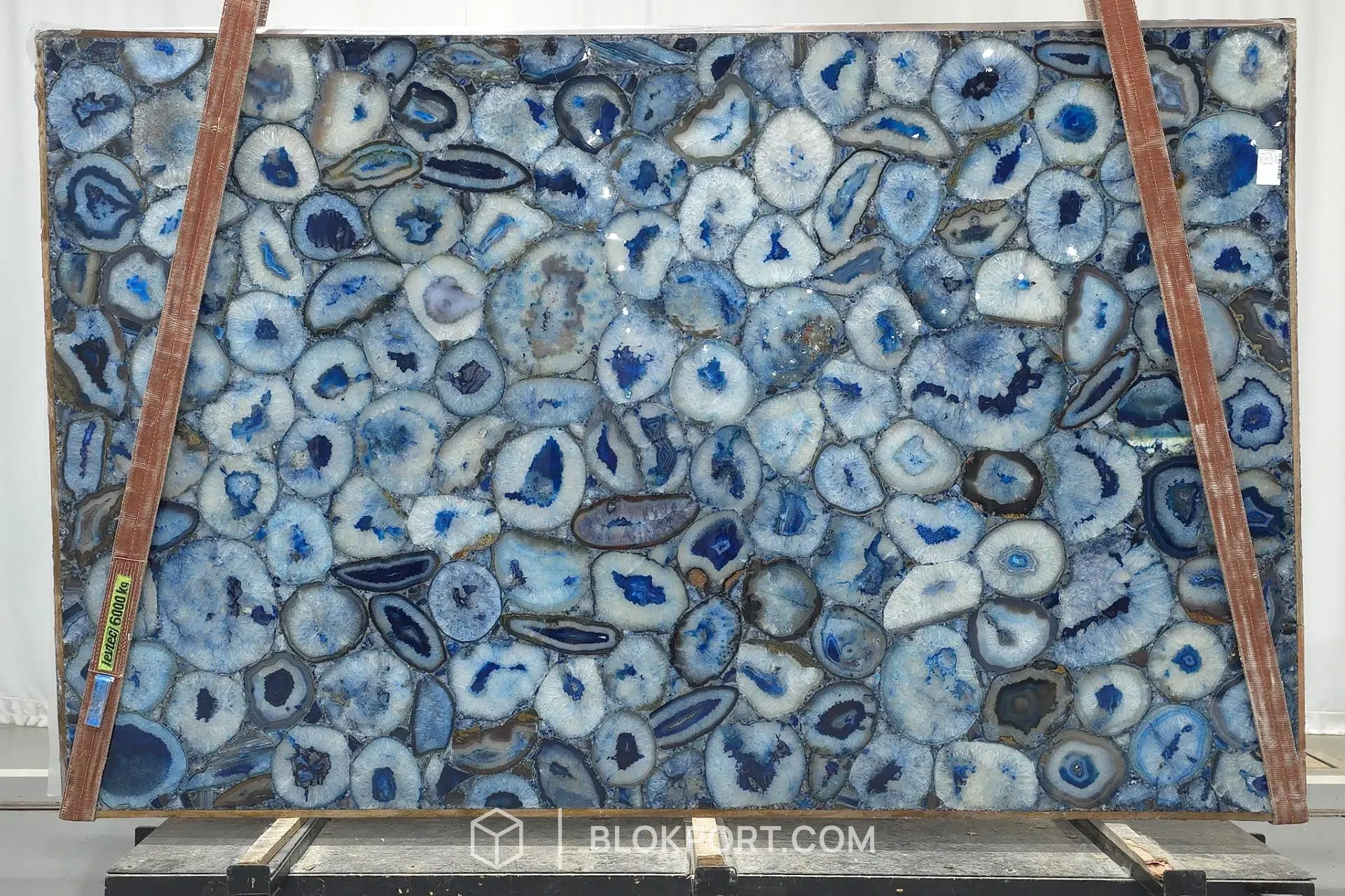 Agata Blue Lucidato Agata, photo 1 of 3